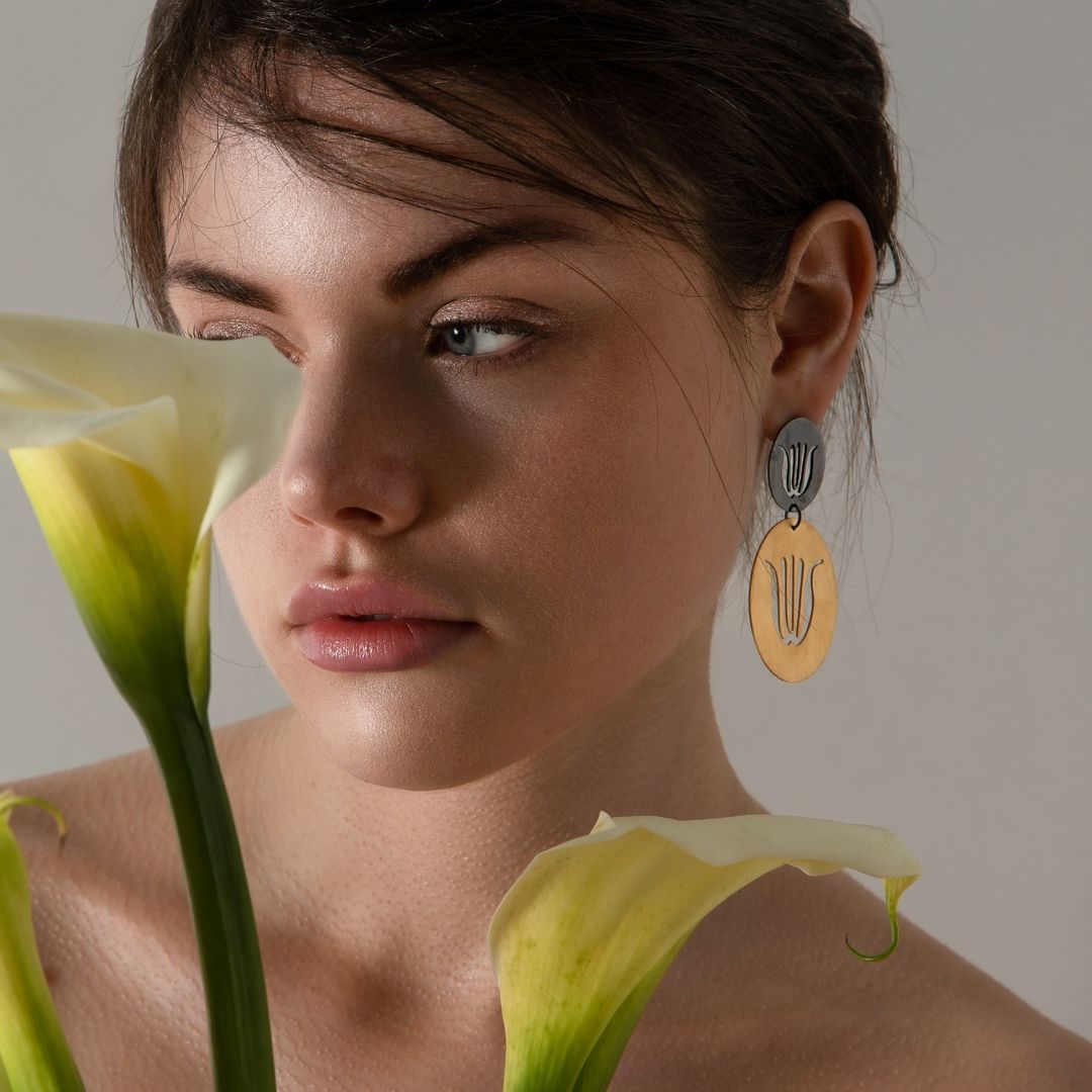 agapi-anthology-tulip-boucles-d-oreilles-longues-dor-rhodium image 2