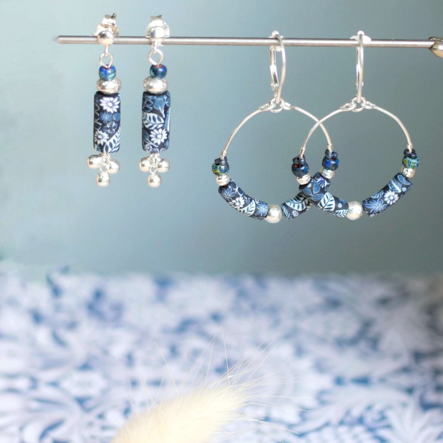 11prunes-hell-bore-boucles-d-oreilles-pendantes-bleu-blanc image 4