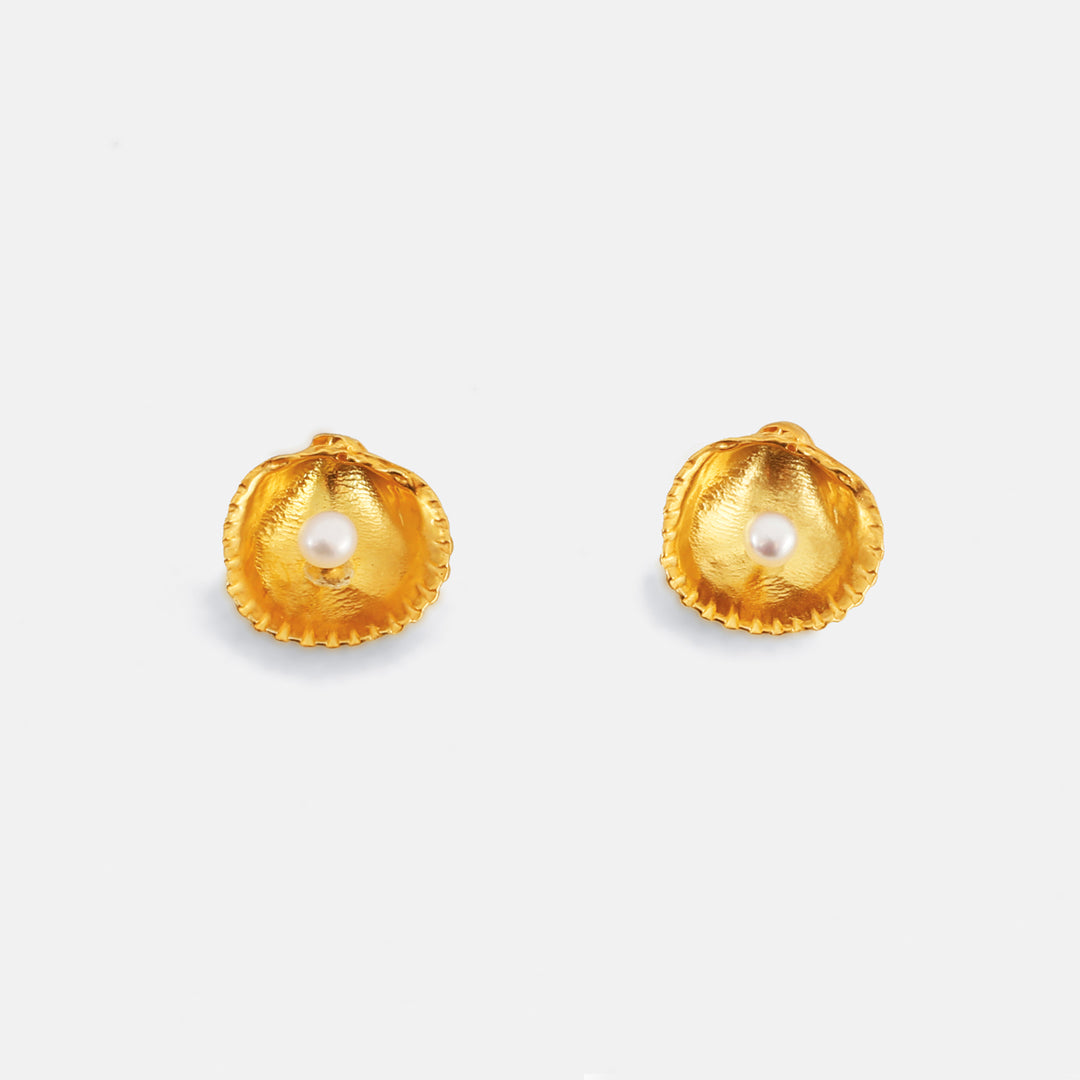 agapi-seastories-oyster-clous-d-oreilles-perle-plaqu-or image 3