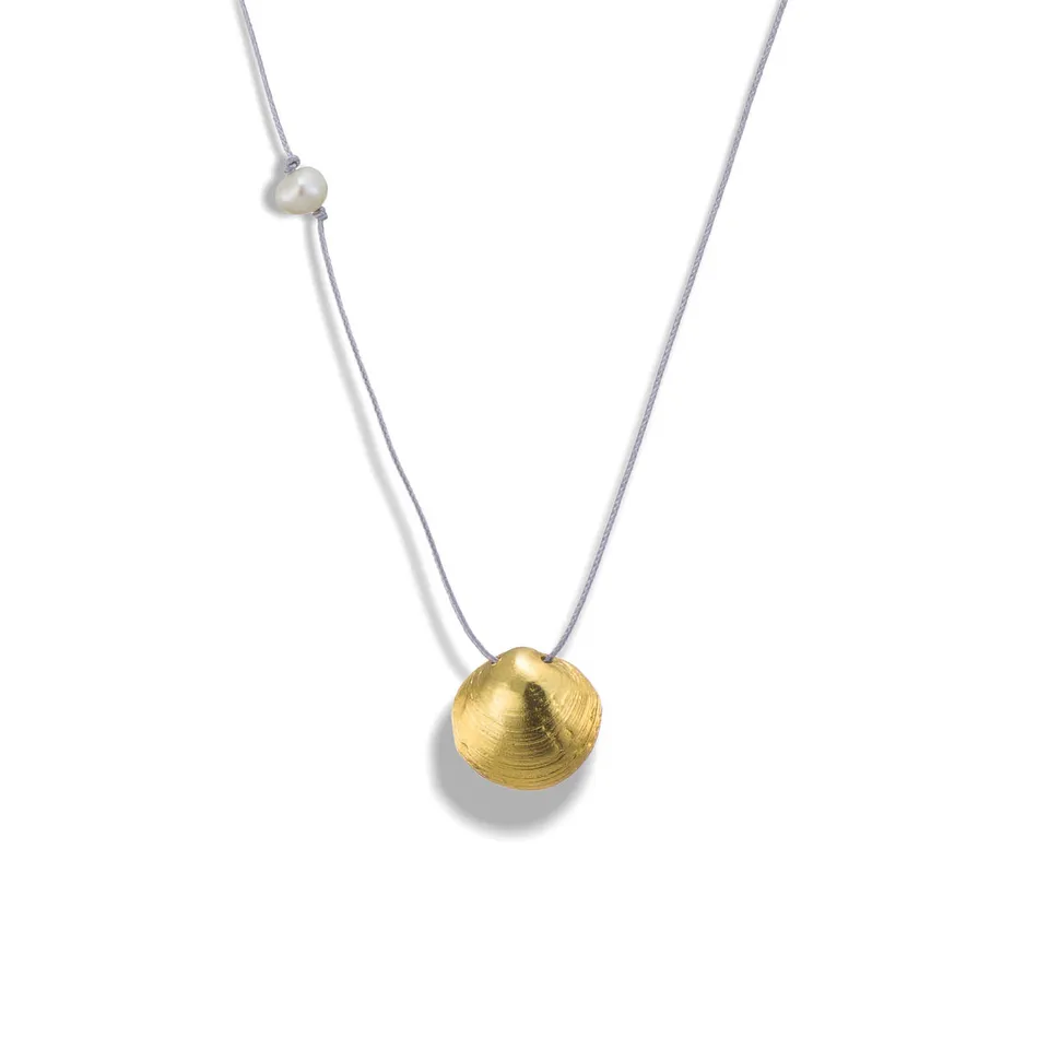 agapi-seastories-romantic-clam-collier-cordon-dor-coquillage image 1