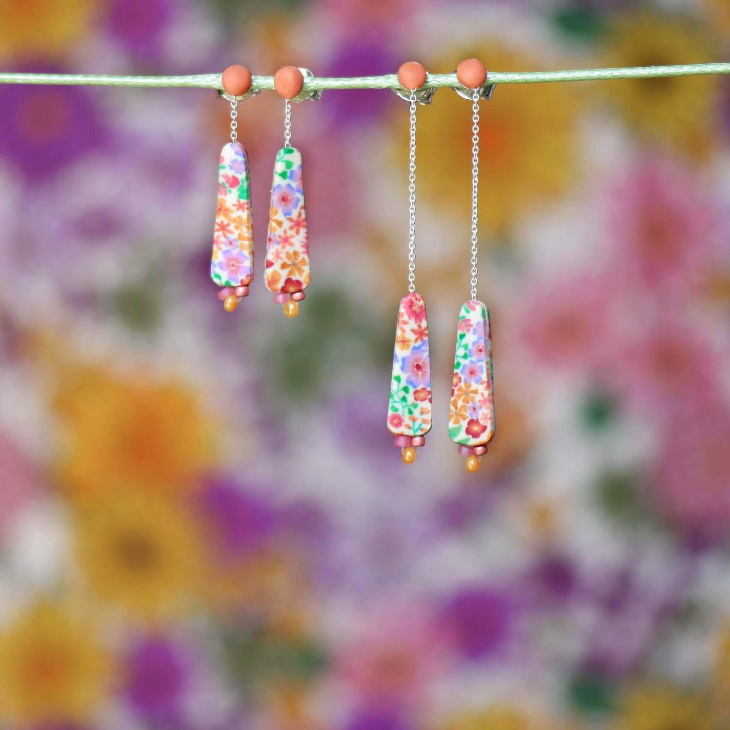 11prunes-lob-lie-boucles-d-oreilles-fines-floral-orange-mauve image 1