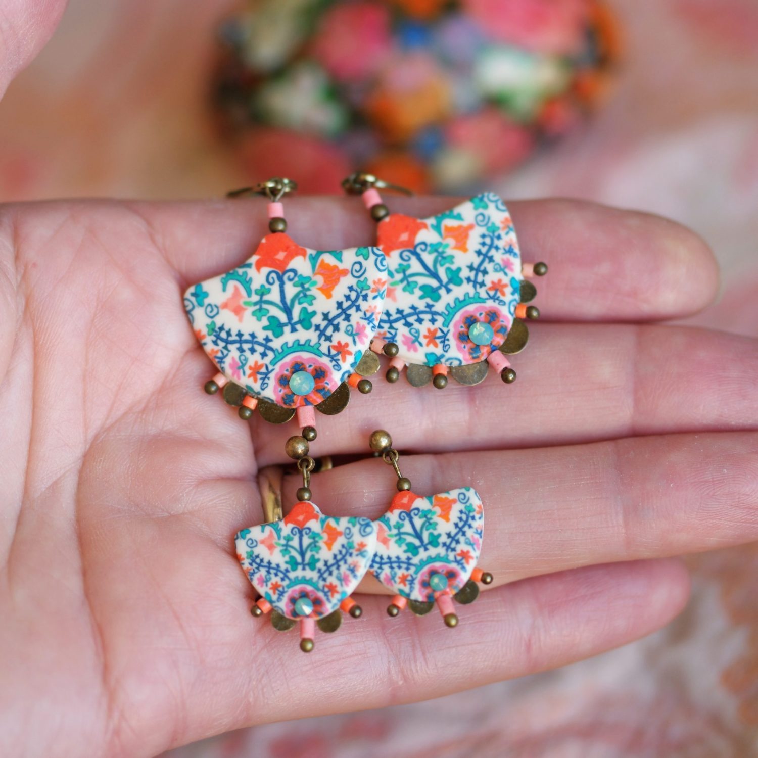 11prunes-suzanne-petites-boucles-suzani-laiton-orange-2-5-cm image 3