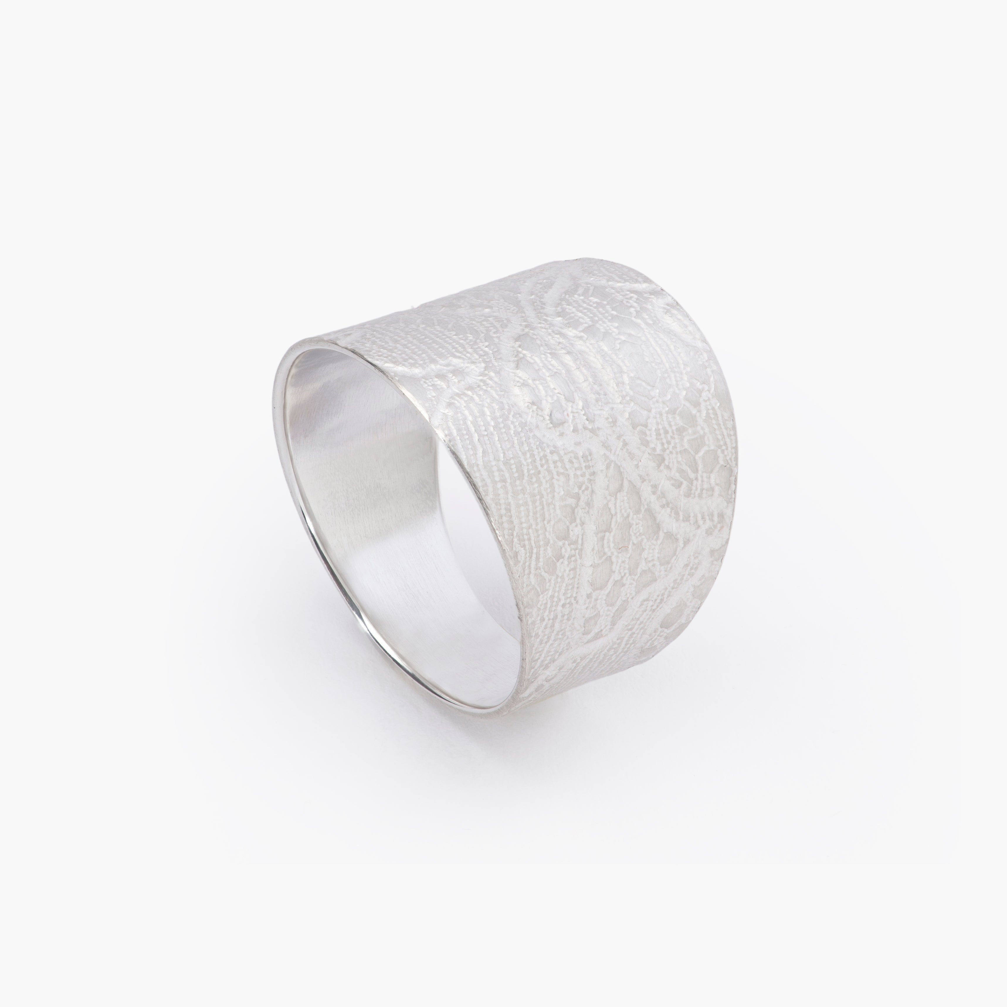 atelier-claire-marie-steinmetz-paysage-bague-large-argent-925-dentelle image 2