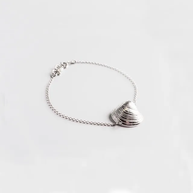agapi-seastories-master-clam-bracelet-argent-coquillage image 1