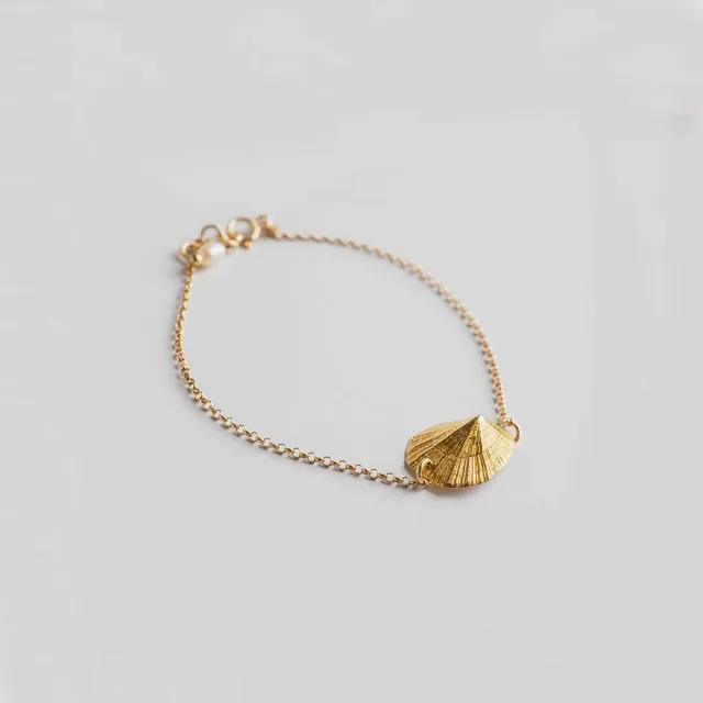 agapi-seastories-favourite-limpet-bracelet-argent-plaqu-or image 1