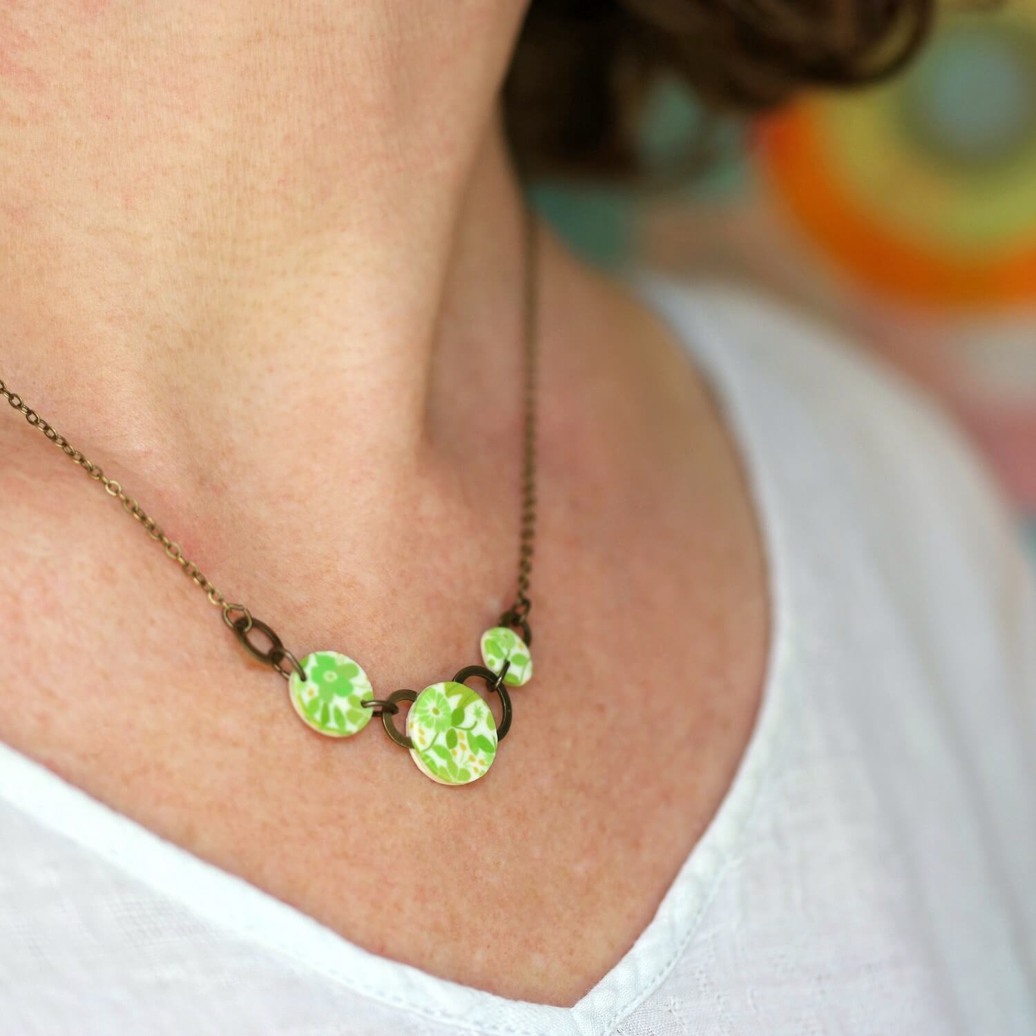 11prunes-doradille-collier-guirlande-cercles-vert-lime-floral image 1