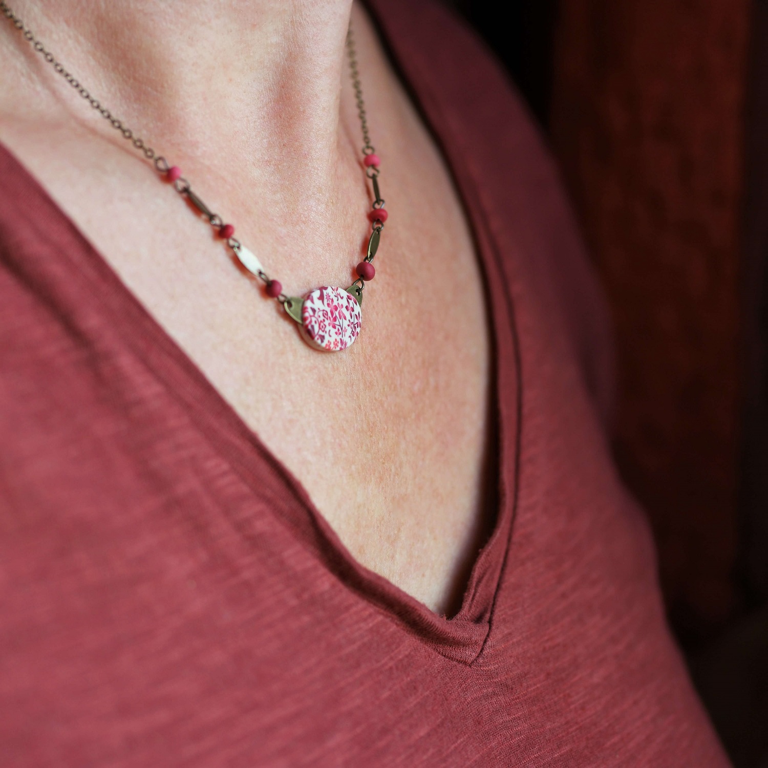 11prunes-astrance-collier-court-floral-rouge-laiton-41-cm image 2
