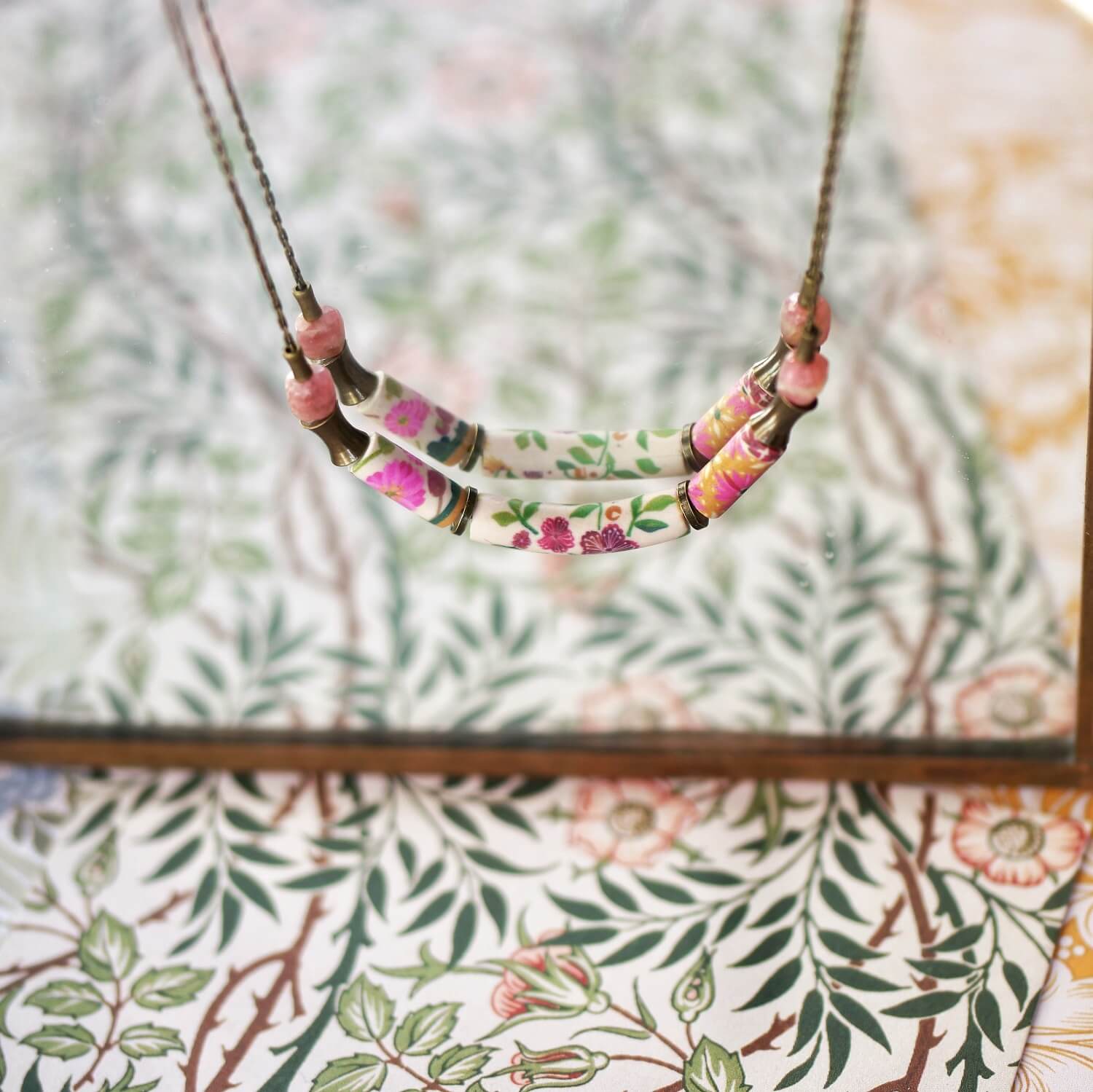11prunes-solandra-collier-court-floral-tourmaline-laiton-bronze image 1