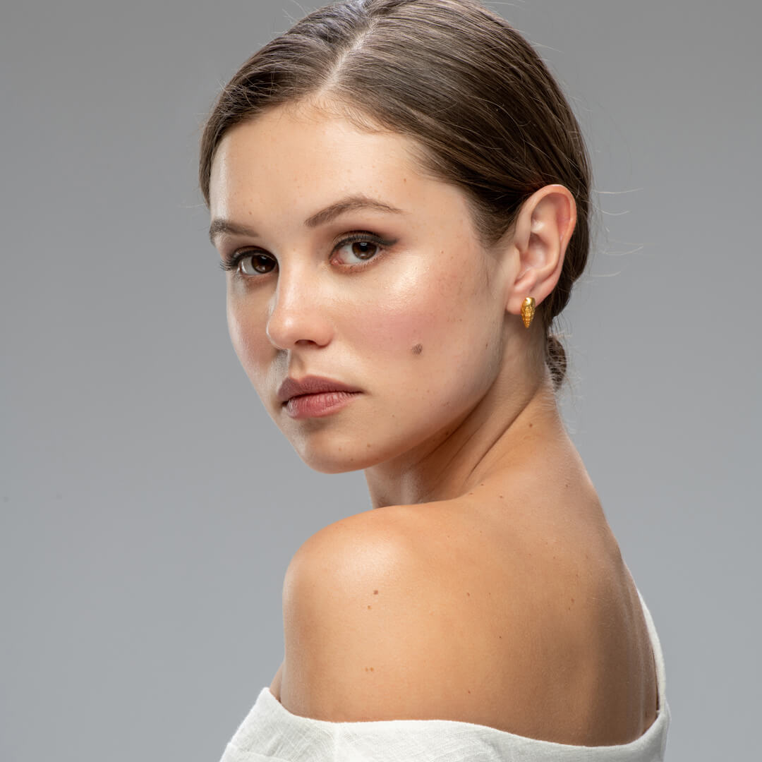 agapi-seastories-wild-seashell-clous-oreilles-plaqu-or image 2