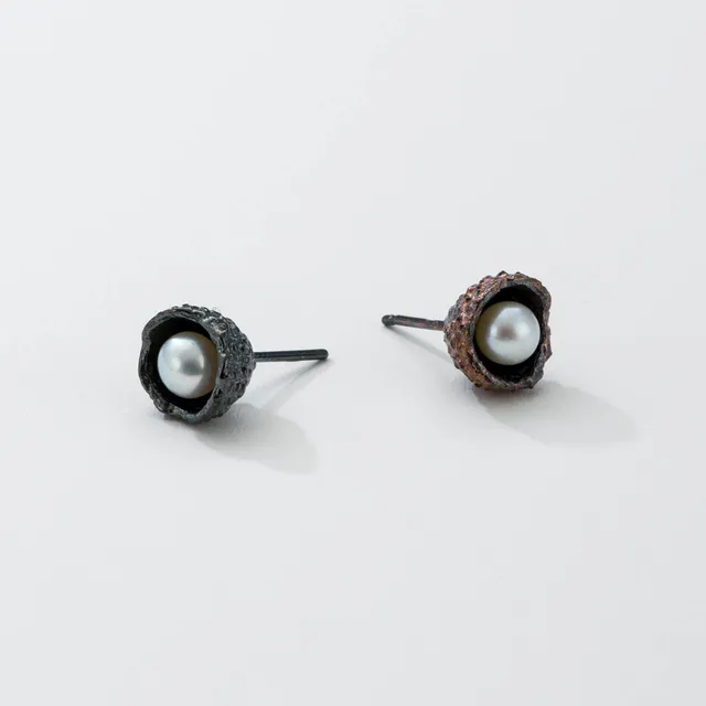 agapi-forestland-little-acorns-boucles-d-oreilles-perle-patine-rainbow image 1