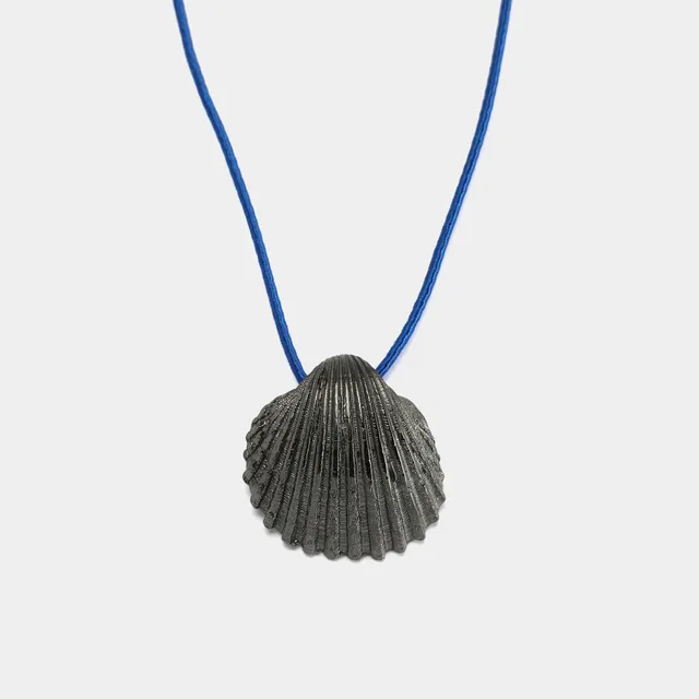 agapi-king-oyster-collier-cordon-soie-huitre-rhodium-noir image 1