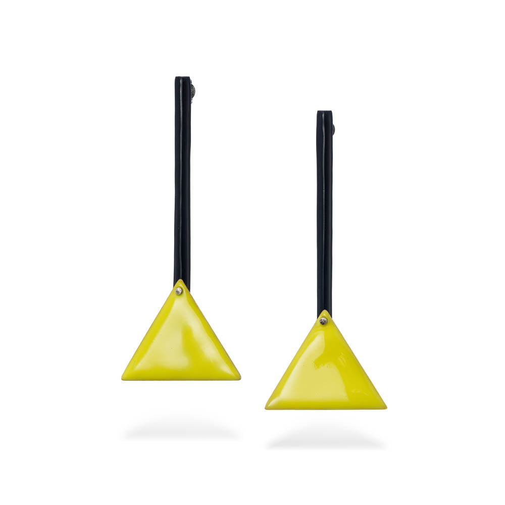 agapi-bau-jewels-triangle-boucles-longues-jaune-noir image 1