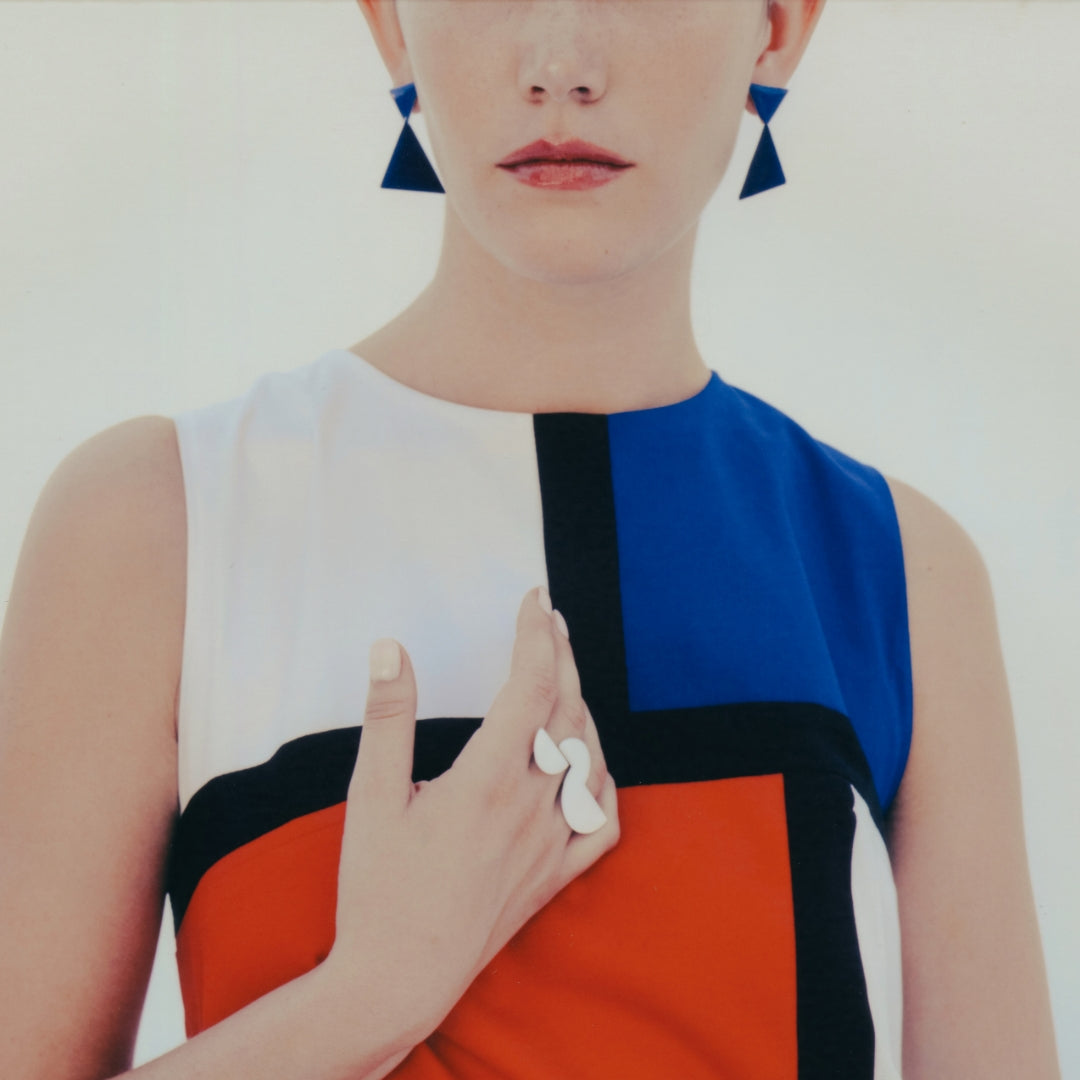 agapi-bau-jewels-semitriangle-boucles-d-oreilles-bleu-mail image 2
