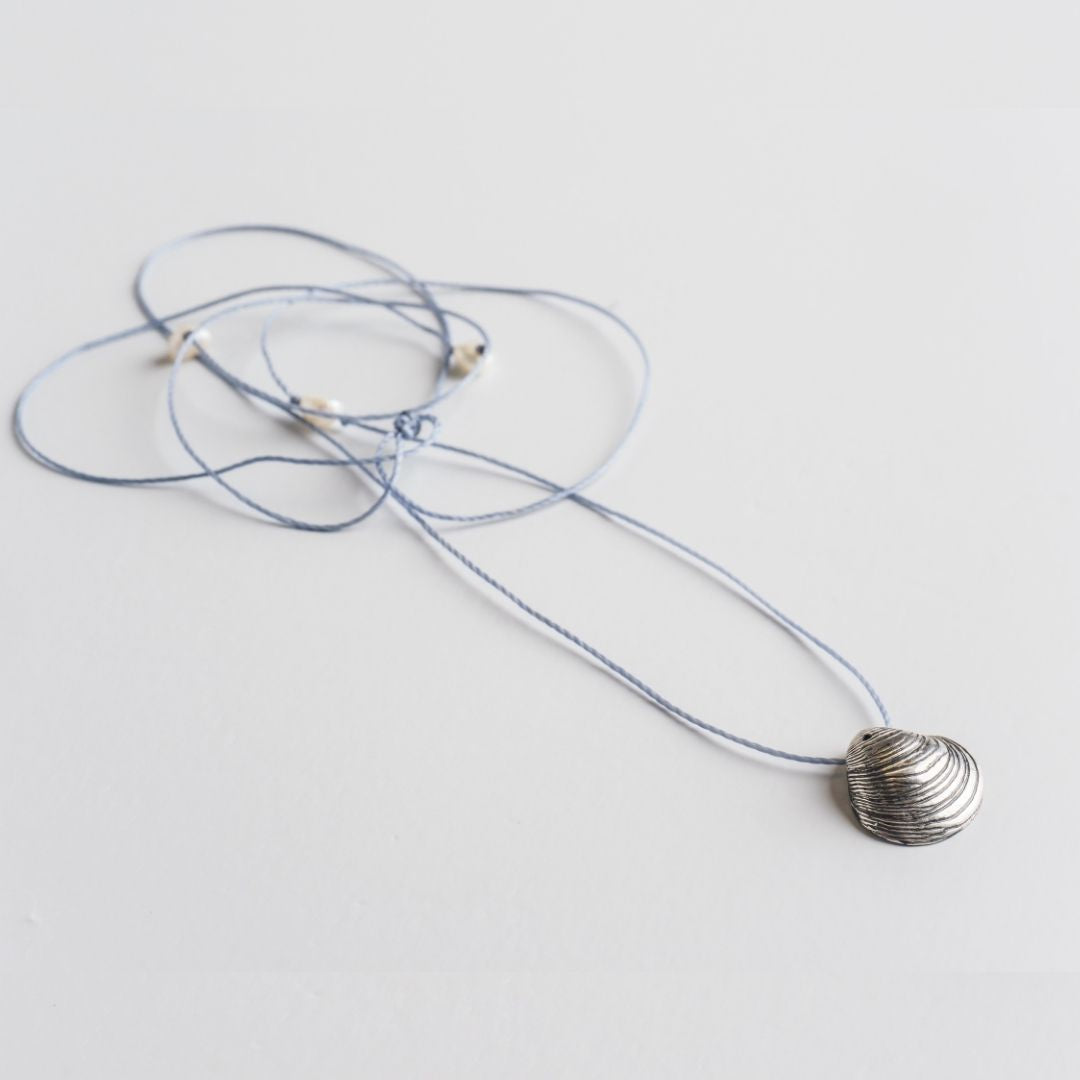agapi-seastories-master-clam-collier-cordon-argent-925-oxydation-noire image 1