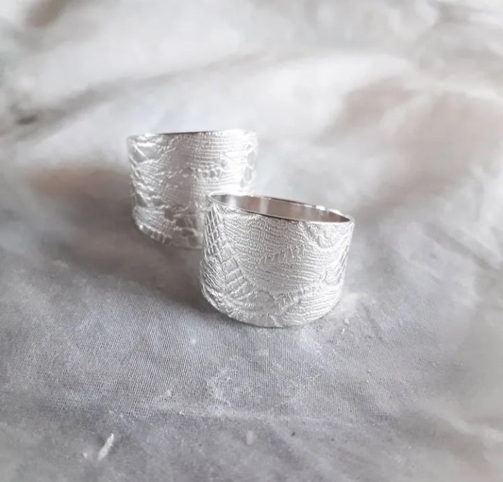 atelier-claire-marie-steinmetz-paysage-bague-large-argent-925-dentelle image 6