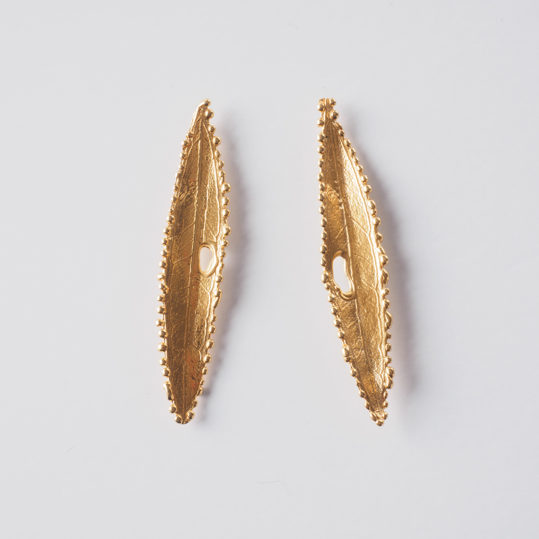 agapi-mediterranean-gold-wild-olive-boucles-oreilles-dor-es-feuille image 3