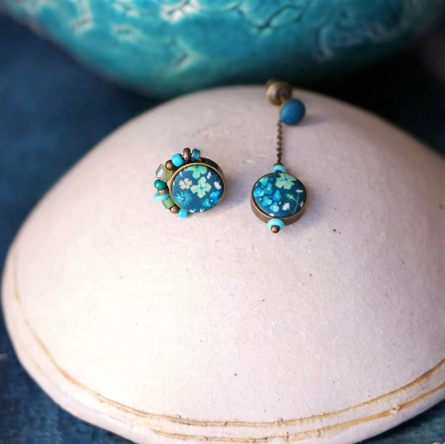 11prunes-amicie-boucles-d-oreilles-asym-triques-floral-vert image 2