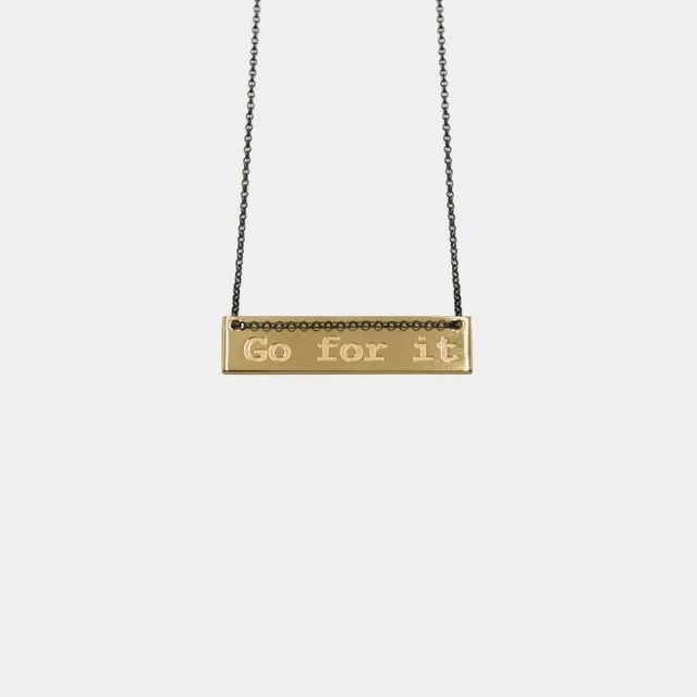 agapi-ids-go-for-it-collier-plaqu-or-message-dor image 1
