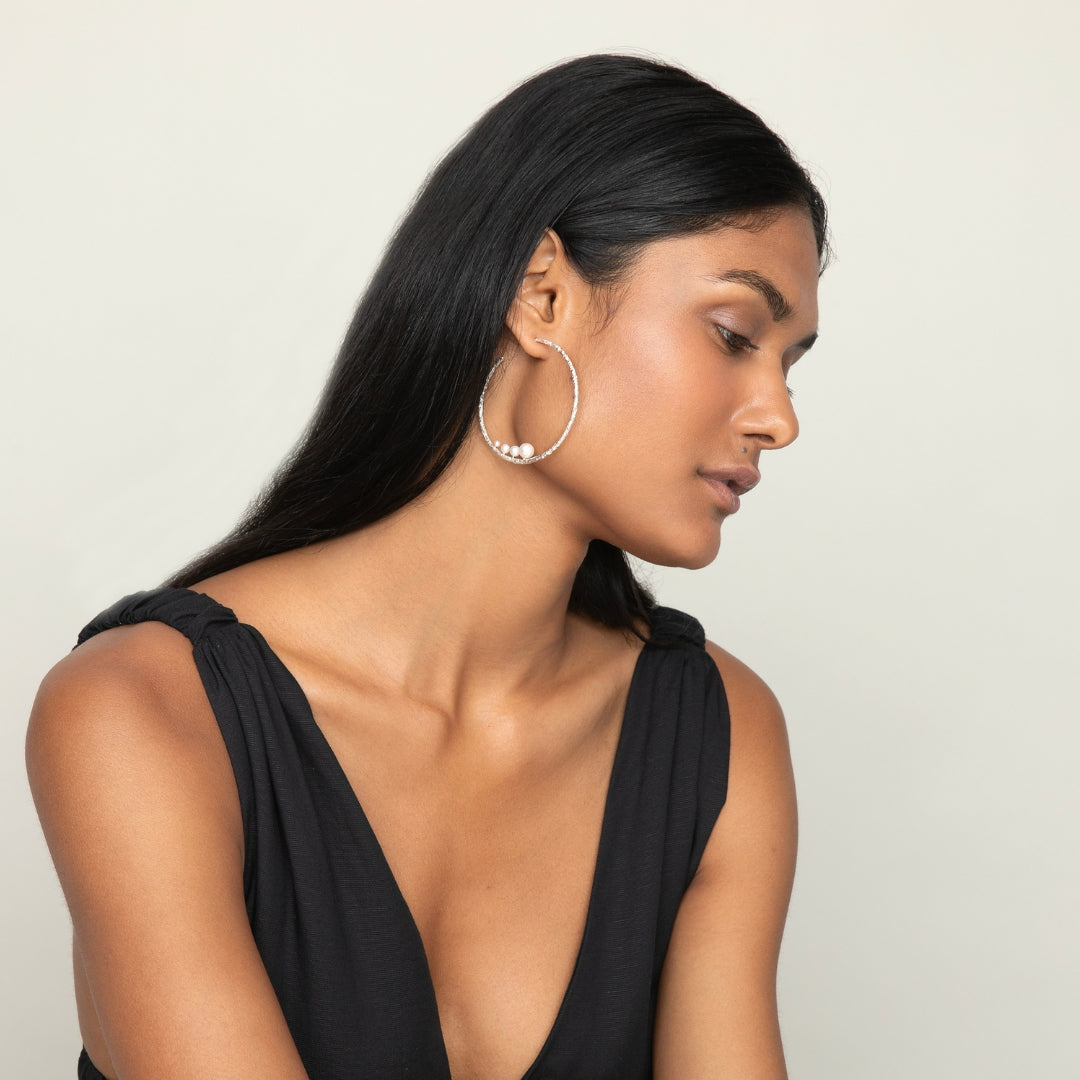 agapi-seastories-cr-oles-larges-ouvertes-perles-boucles-d-oreilles-argent image 2