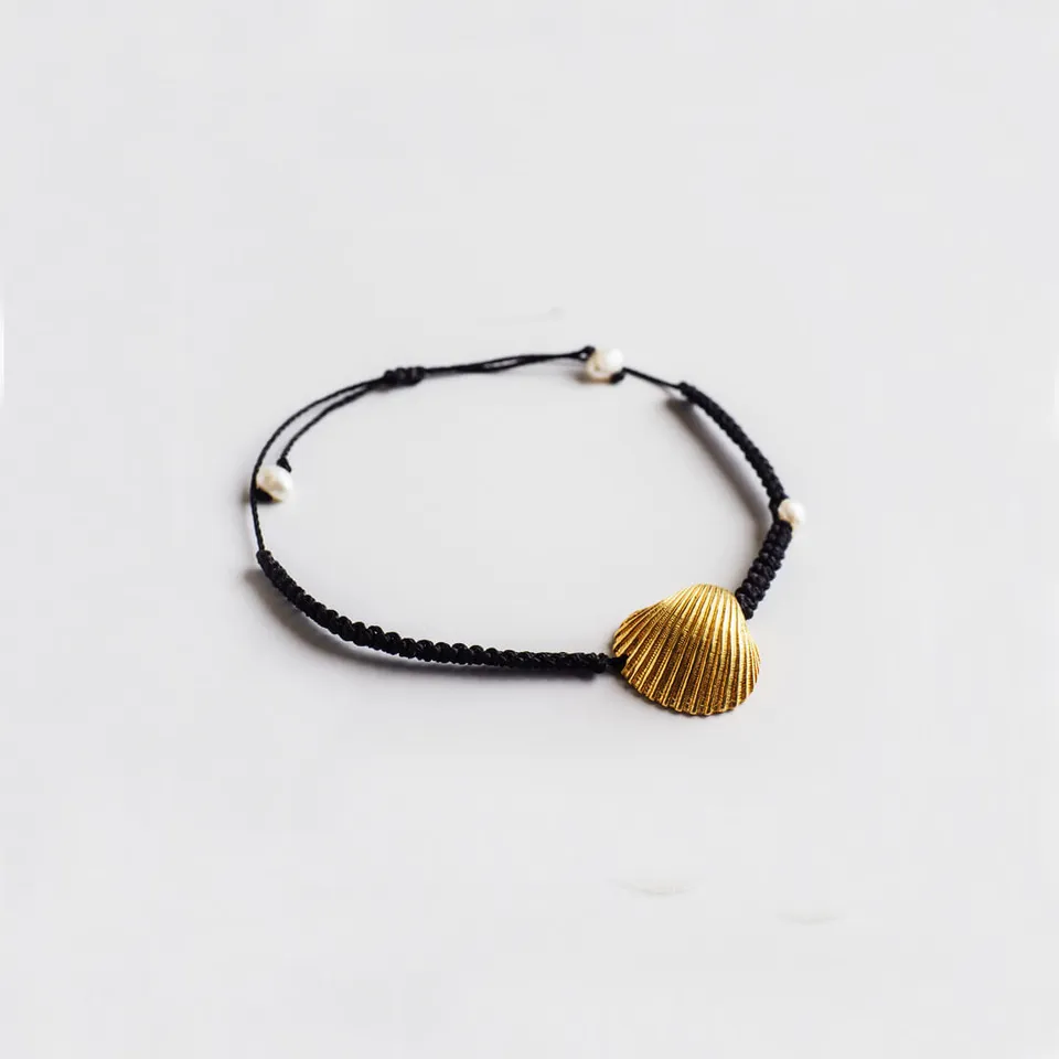 agapi-seastories-grande-oyster-bracelet-macram-dor image 1