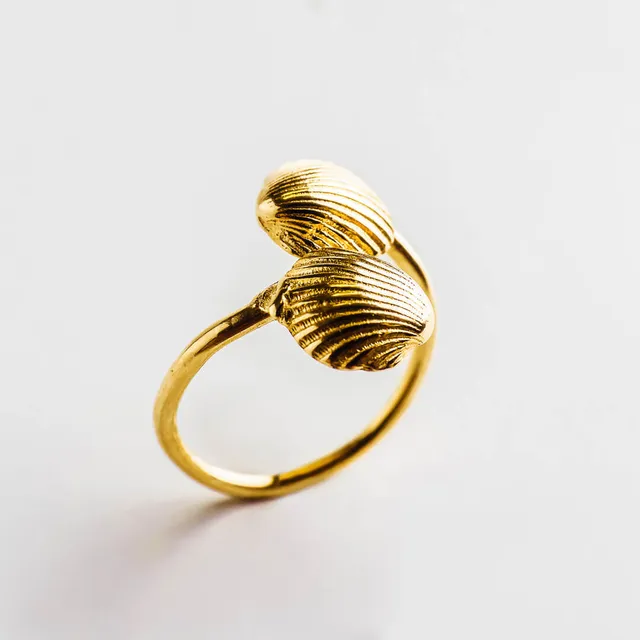 agapi-seastories-twin-oysters-bague-r-glable-dor-e image 1