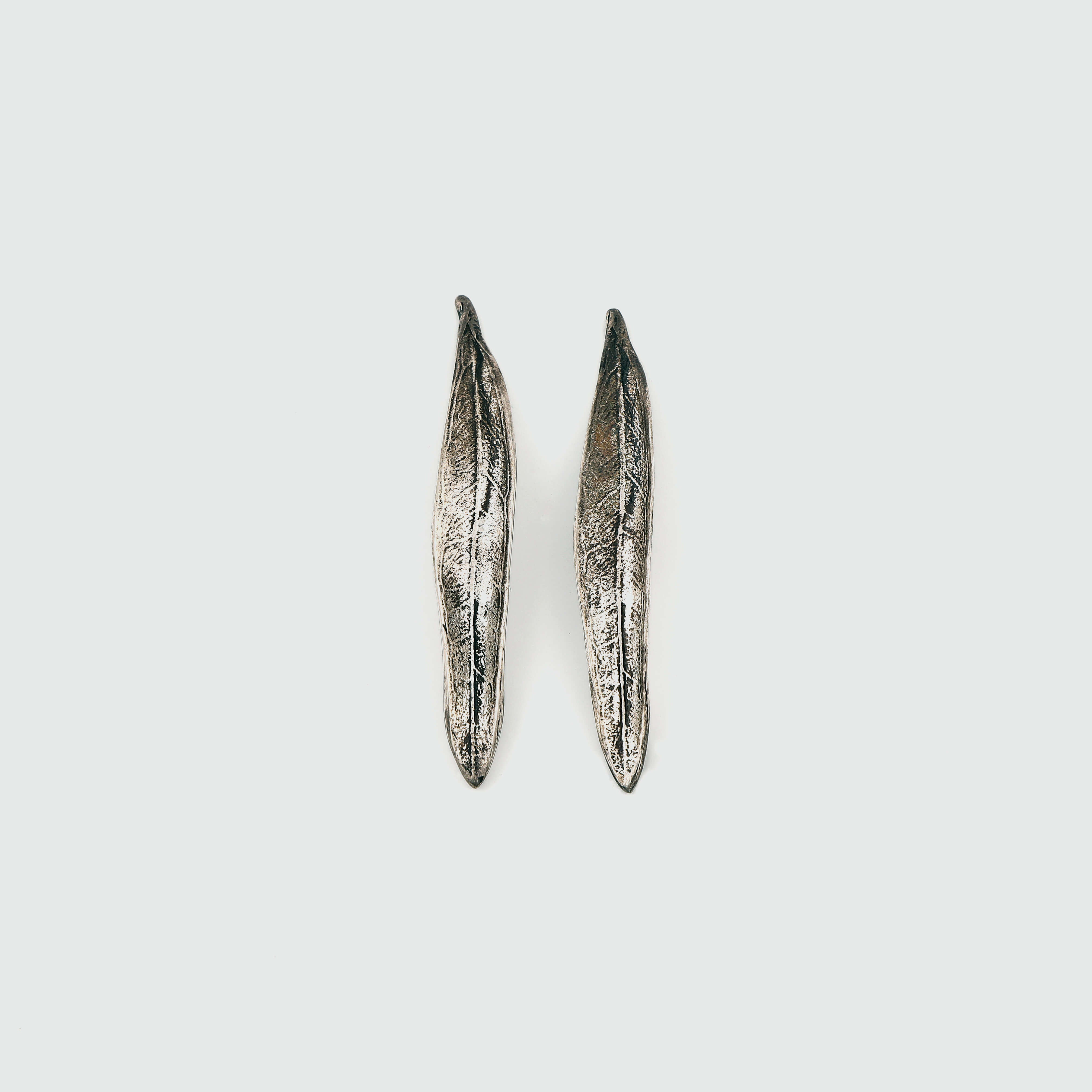 agapi-olive-leaves-boucles-longues-noires-oxydation image 3