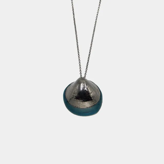 agapi-seastories-king-clam-collier-coquillage-rhodium-noir-turquoise image 1