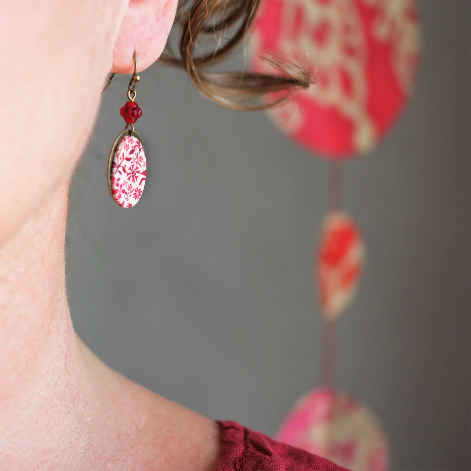 11prunes-astrance-boucles-d-oreilles-ovales-floral-rouge image 2