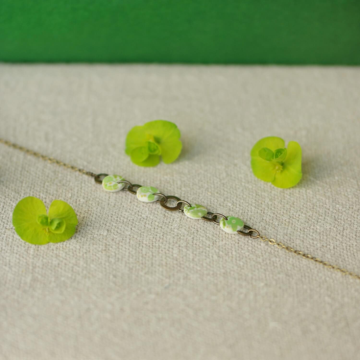 11prunes-doradille-bracelet-fin-cercles-laiton-vert-vif image 4