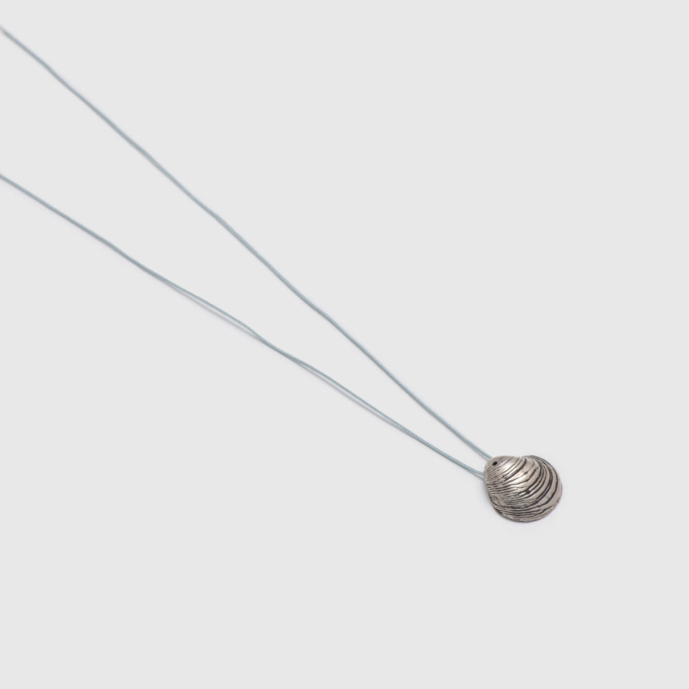 agapi-seastories-master-clam-collier-cordon-argent-925-oxydation-noire image 4