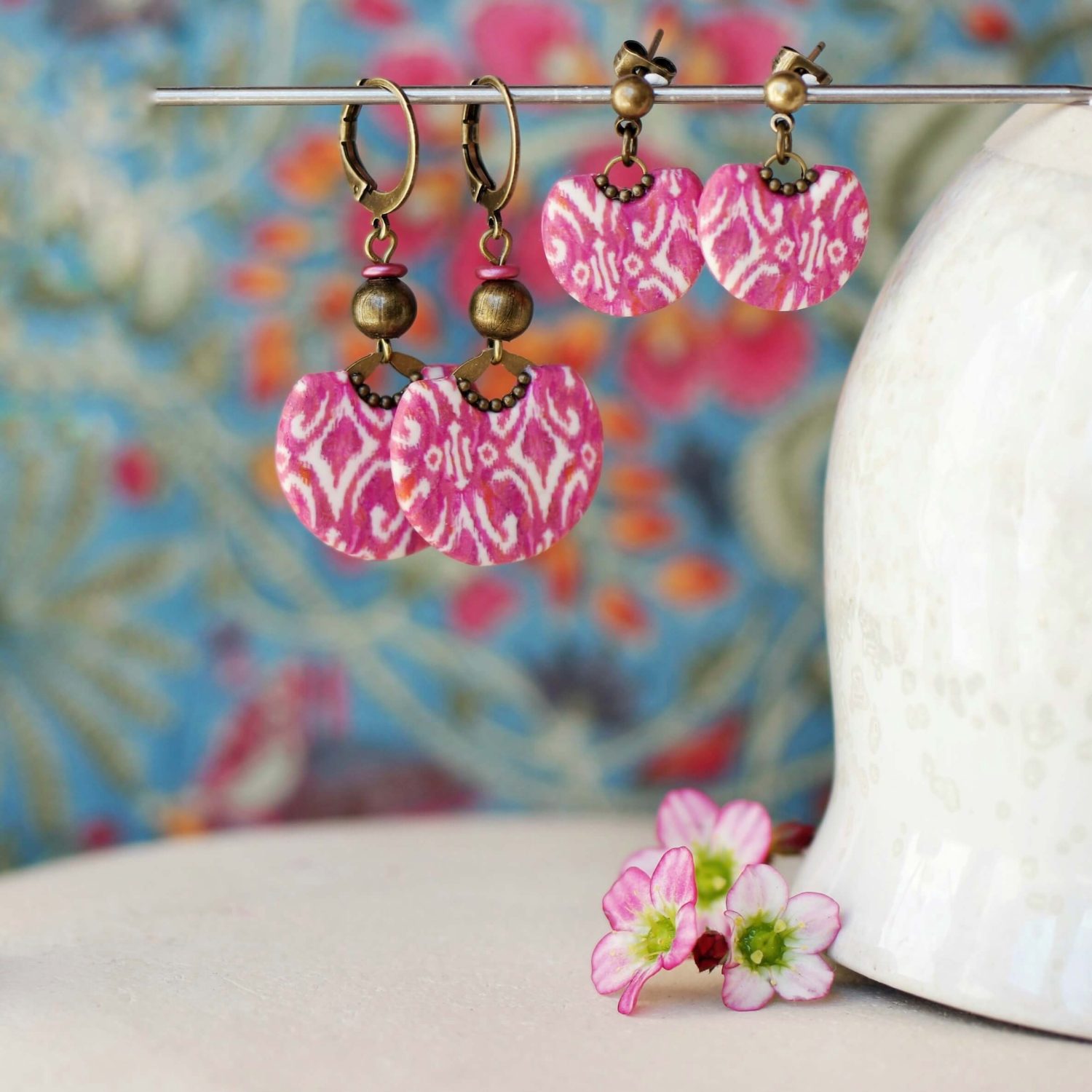 11prunes-nilufar-petites-boucles-d-oreilles-ikat-magenta image 4