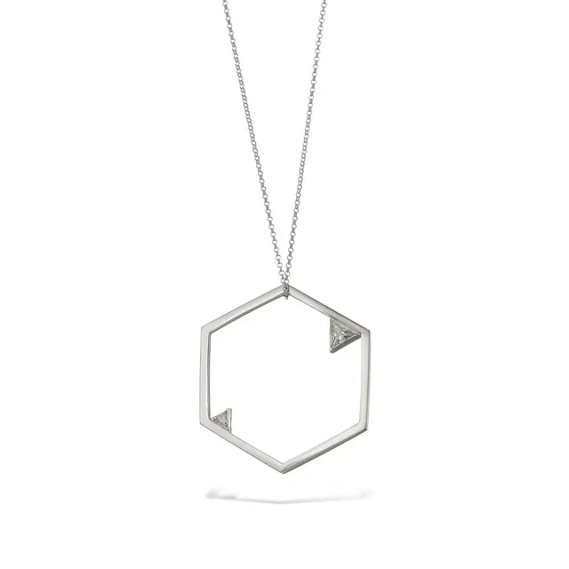 agapi-arcana-hive-of-abundance-collier-argent-porte-bonheur-2026 image 1