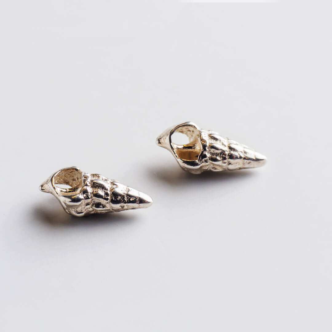 agapi-seastories-romantic-seashell-puces-argent-925-coquillage image 1