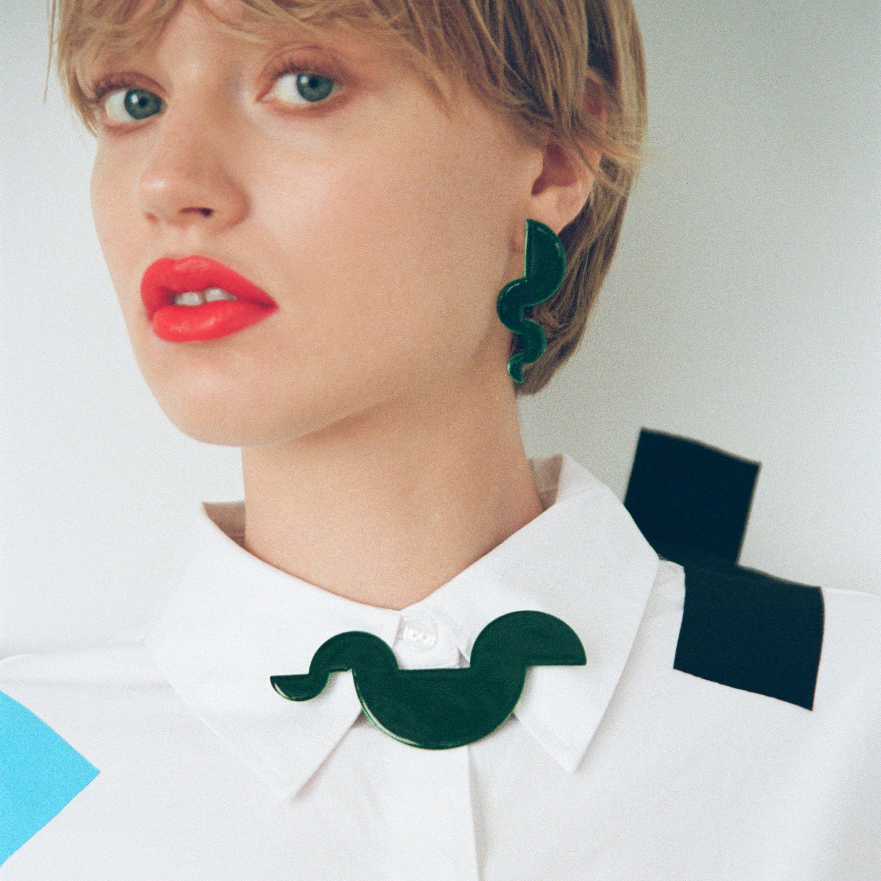 agapi-proportions-i-boucles-d-oreilles-vert-mail image 2
