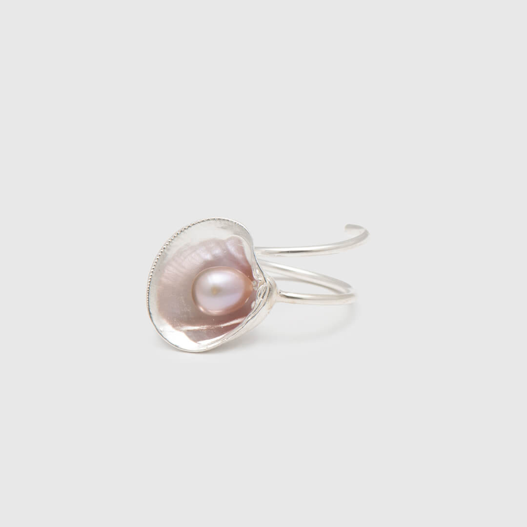 agapi-seastories-master-clam-bague-perle-argent-ajustable image 6