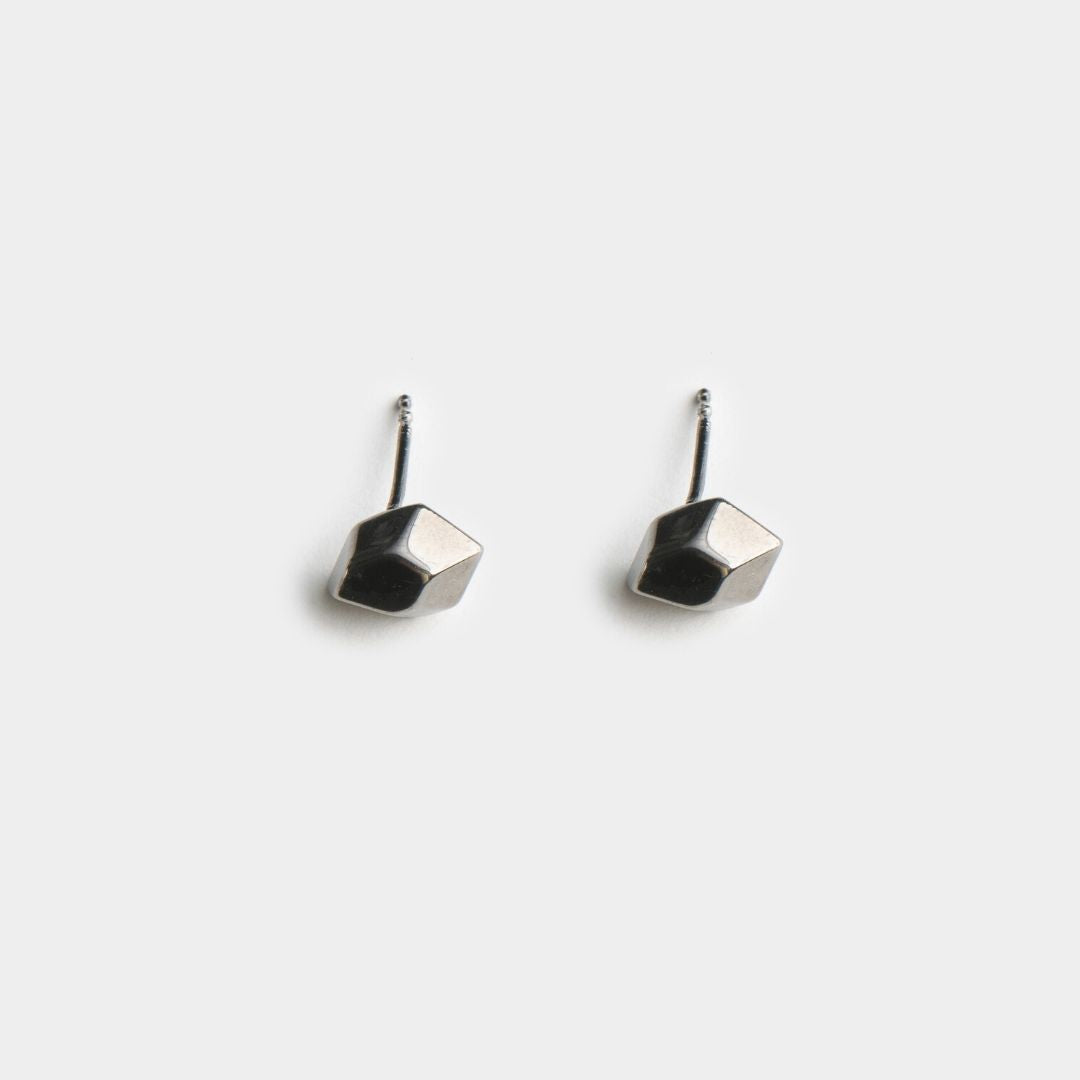 agapi-love-symbols-the-desire-boucles-d-oreilles-rhodium-noir image 4