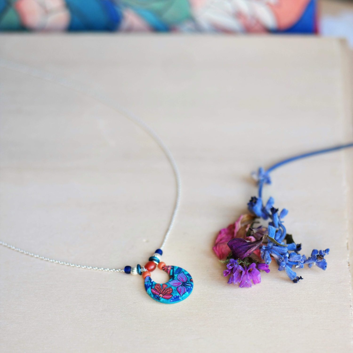 11prunes-clivia-collier-argent-pendentif-wax-violet-terracotta-42cm image 4