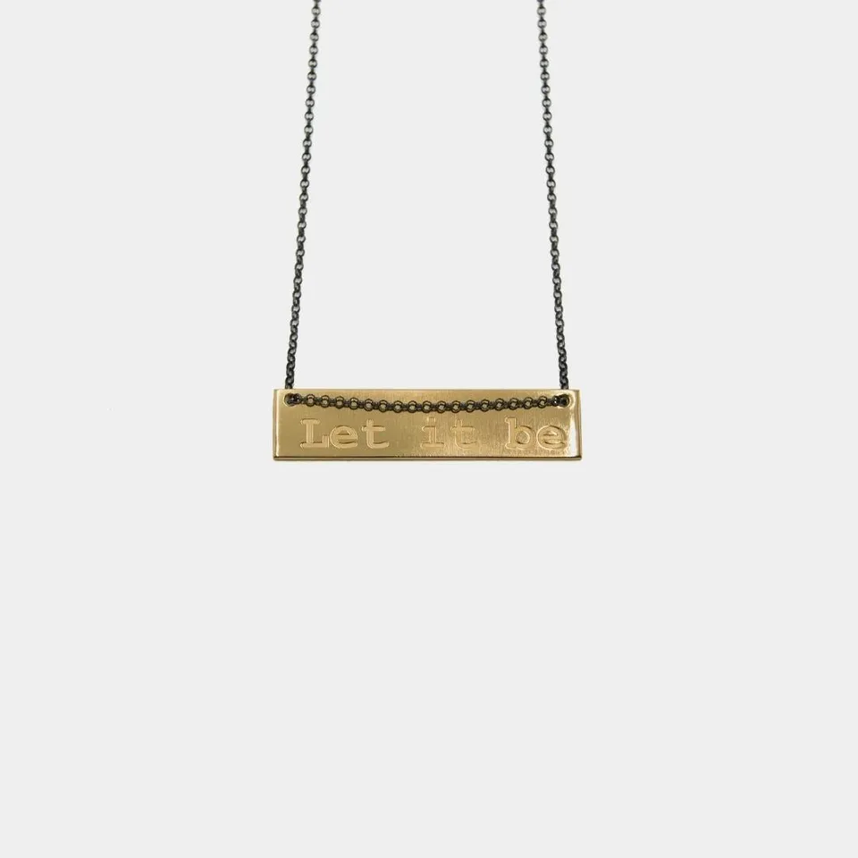 agapi-ids-let-it-be-collier-dor-plaque-42-cm image 1