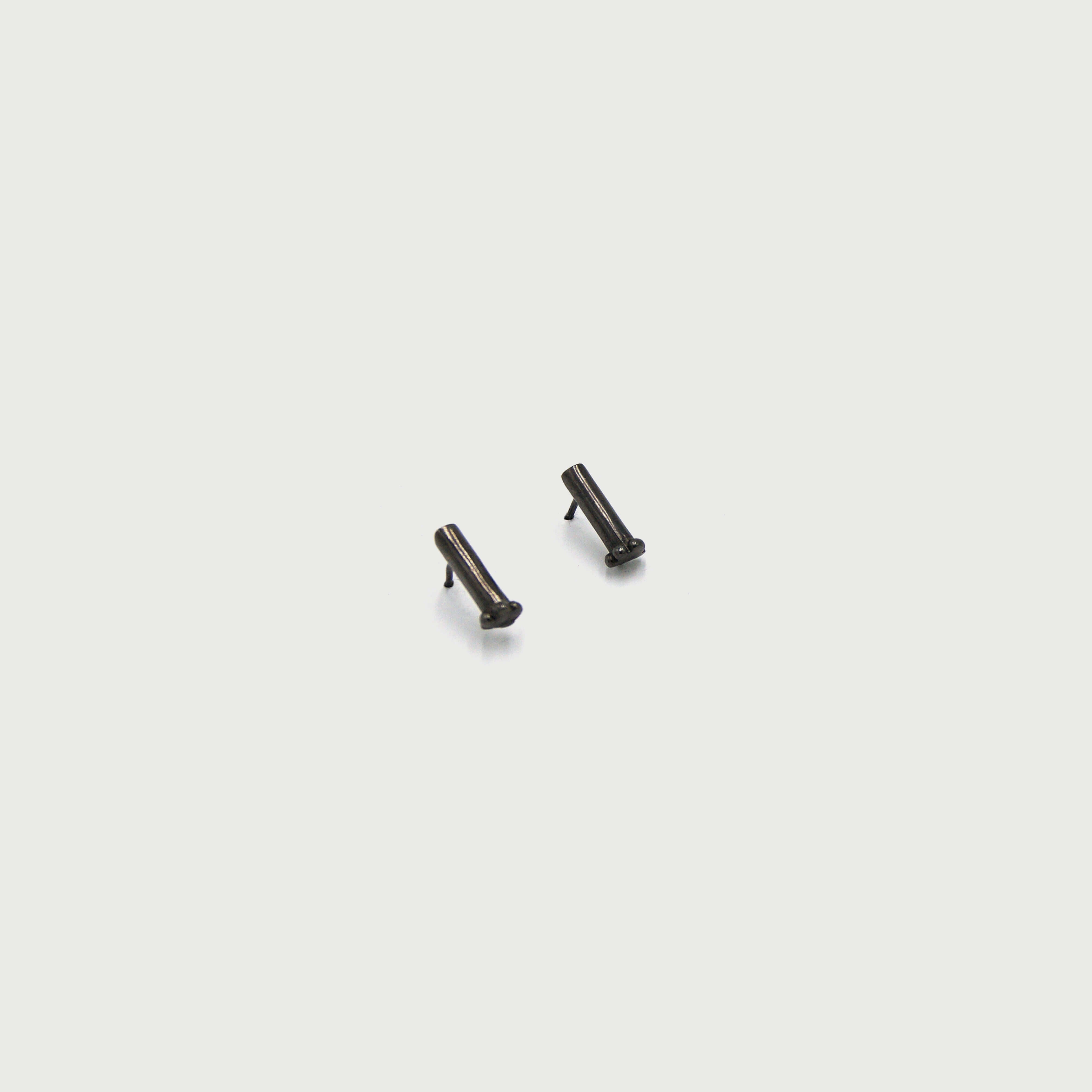 agapi-dropped-bubbles-small-line-boucles-d-oreilles-rhodium-noir image 1