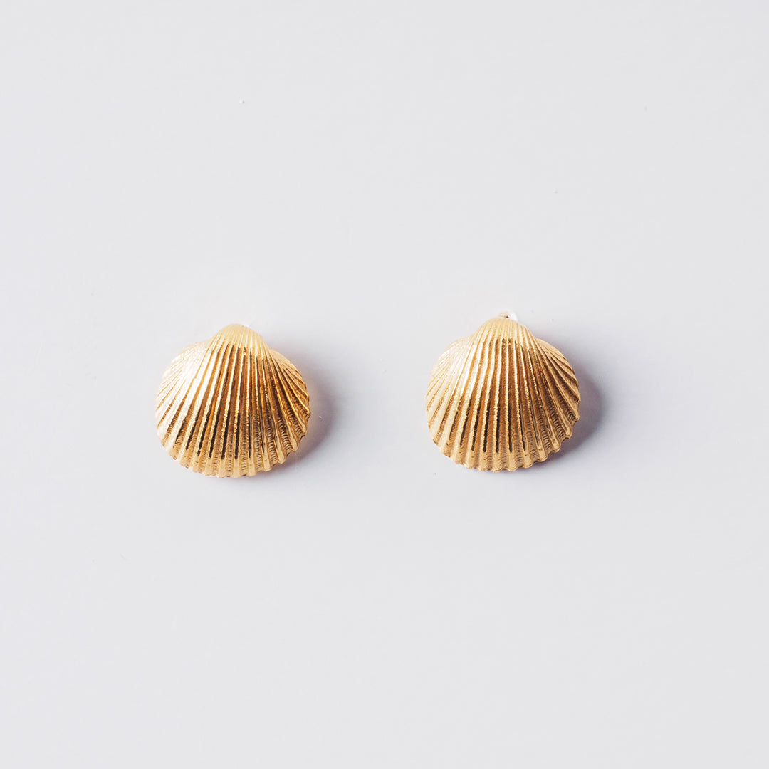 agapi-seastories-puces-hu-tre-coquillage-plaqu-or-dor image 1