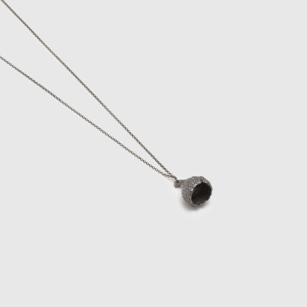 agapi-forestland-classic-acorn-collier-gland-rhodium-noir image 3