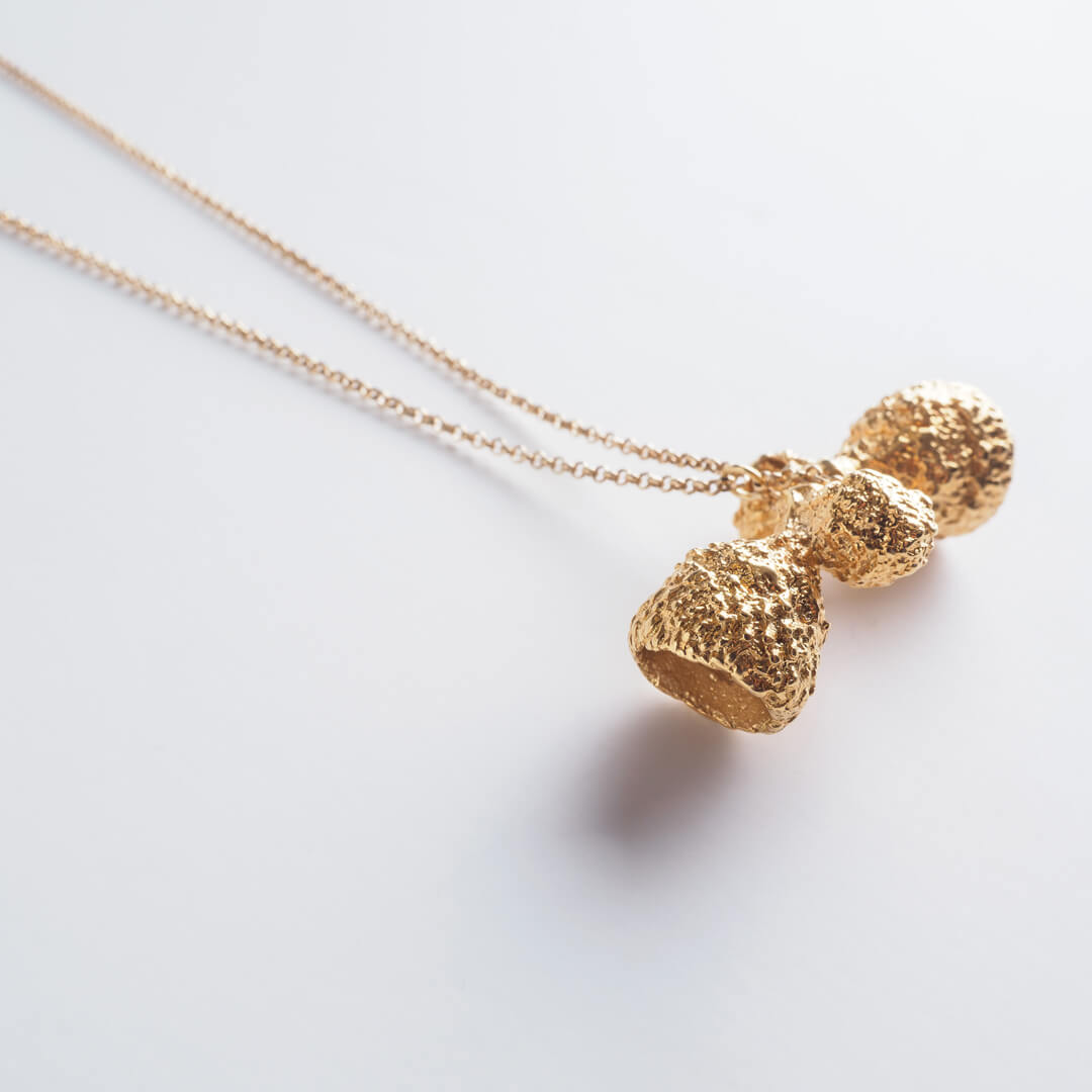agapi-forestland-two-double-mirror-acorns-collier-long-dor-plaqu-or image 1