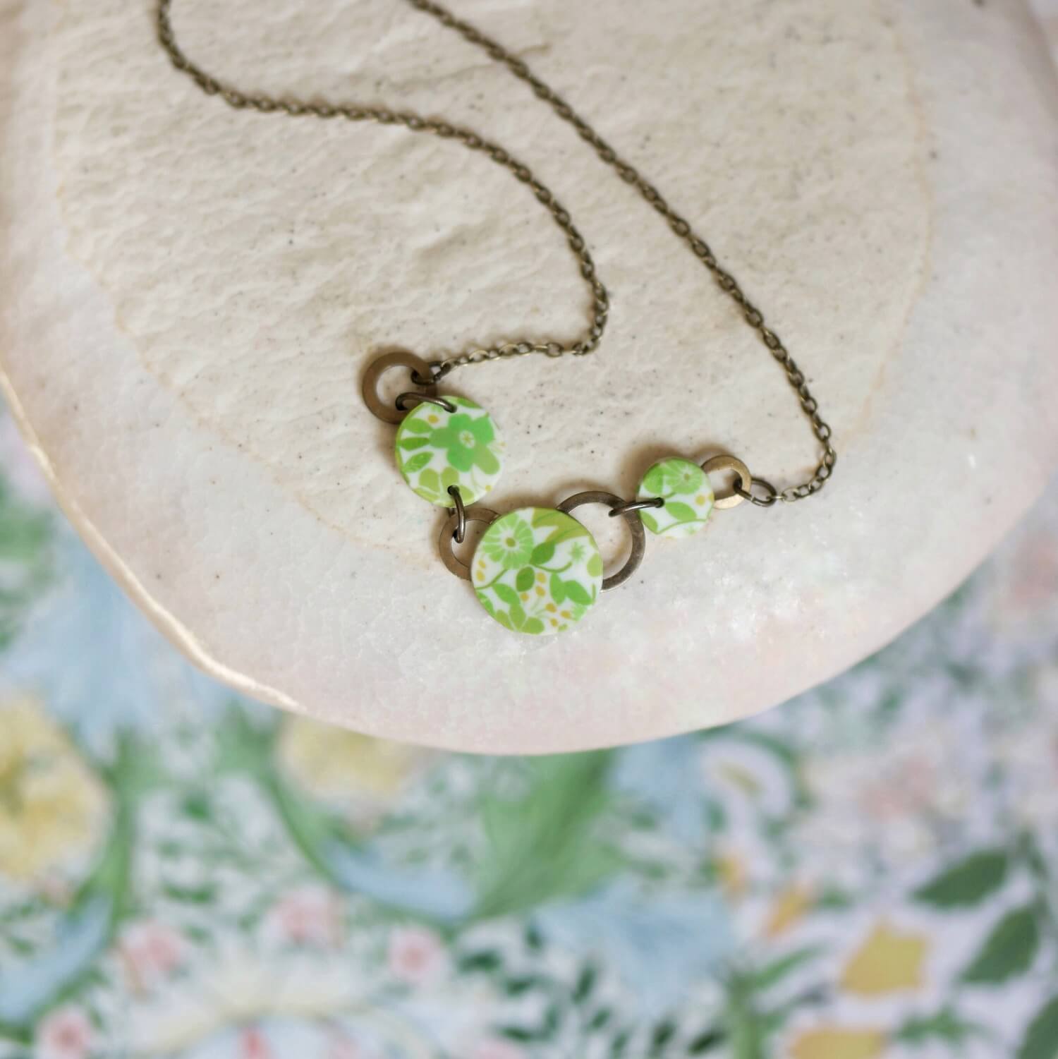 11prunes-doradille-collier-guirlande-cercles-vert-lime-floral image 5