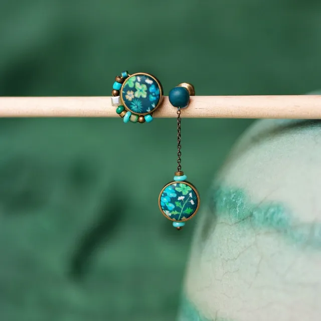 11prunes-amicie-boucles-d-oreilles-asym-triques-floral-vert image 1