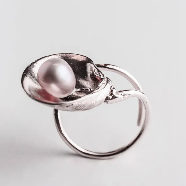 agapi-seastories-master-clam-bague-perle-argent-ajustable image 1