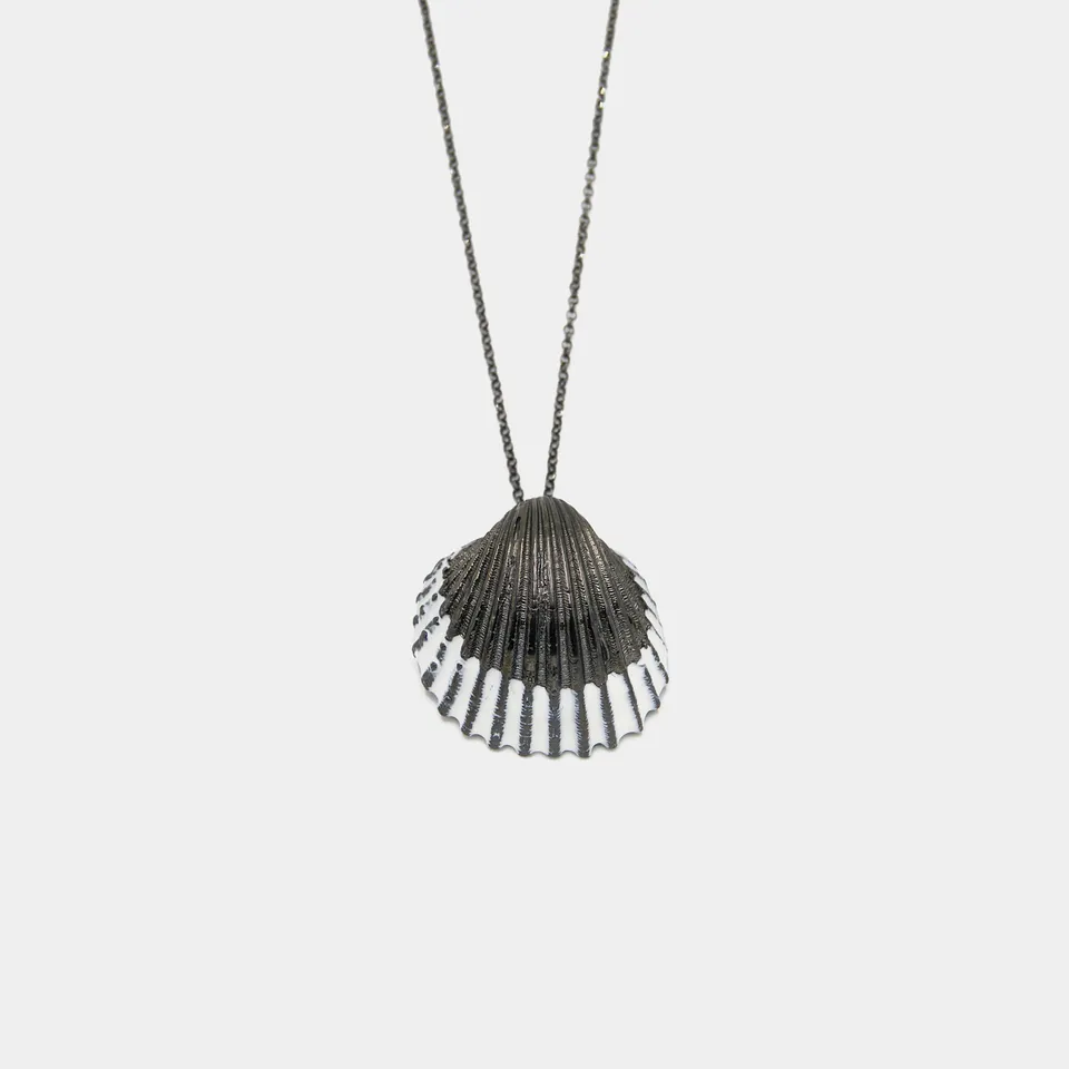 agapi-seastories-king-oyster-collier-rhodium-noir-mail-blanc image 1