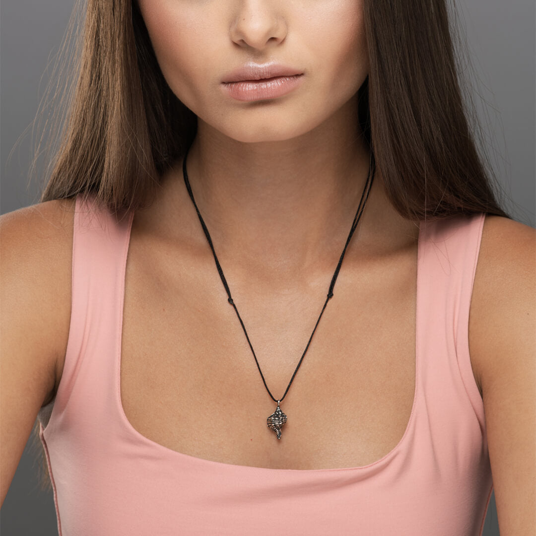 agapi-seastories-extravaganza-collier-coquillage-cordon-noir image 4