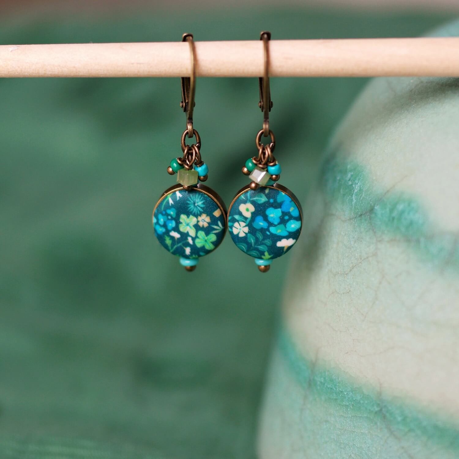 11prunes-amicie-boucles-rondes-vert-floral-dormeuses-pampilles image 3
