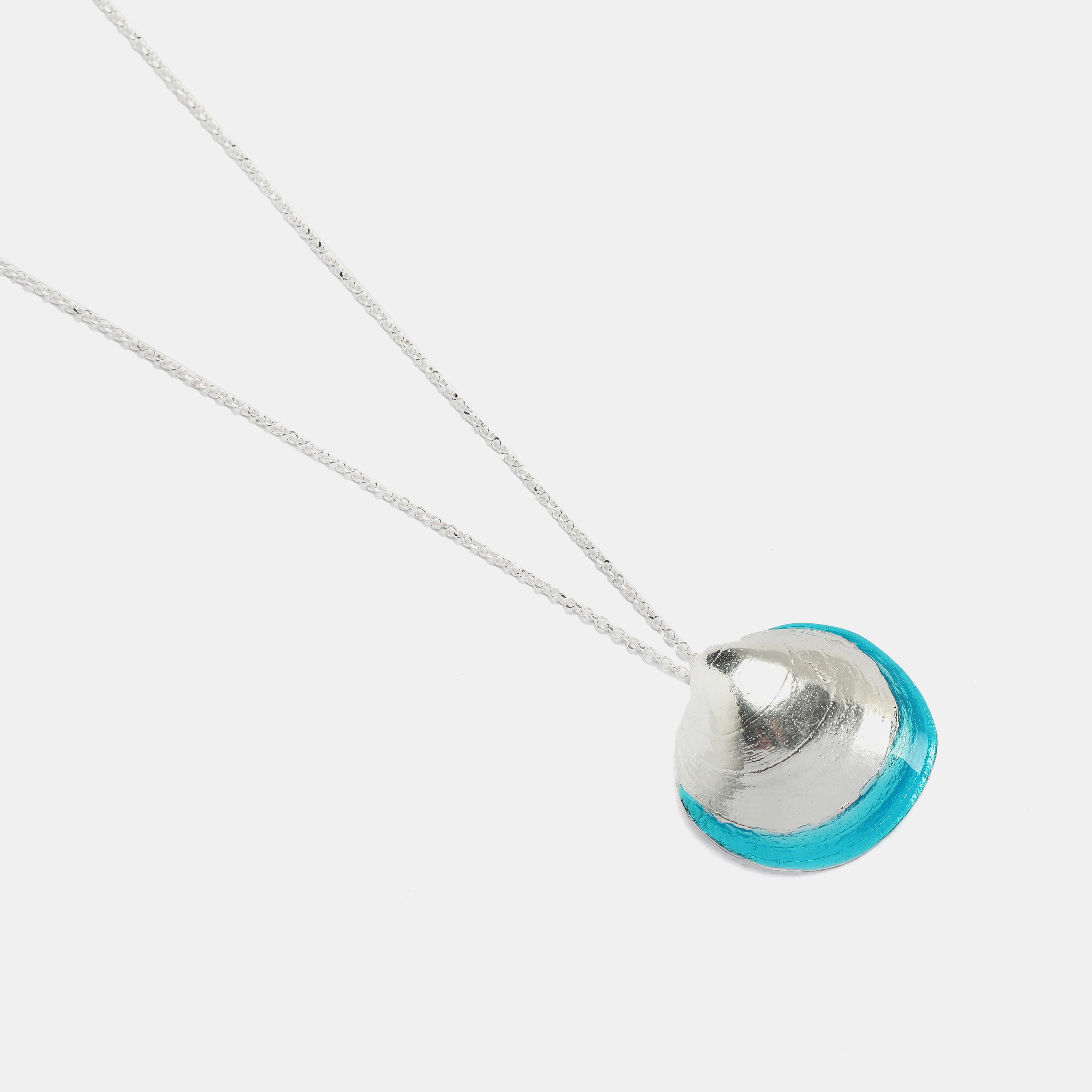 agapi-seastories-king-clam-collier-coquillage-mail-turquoise-argent image 3
