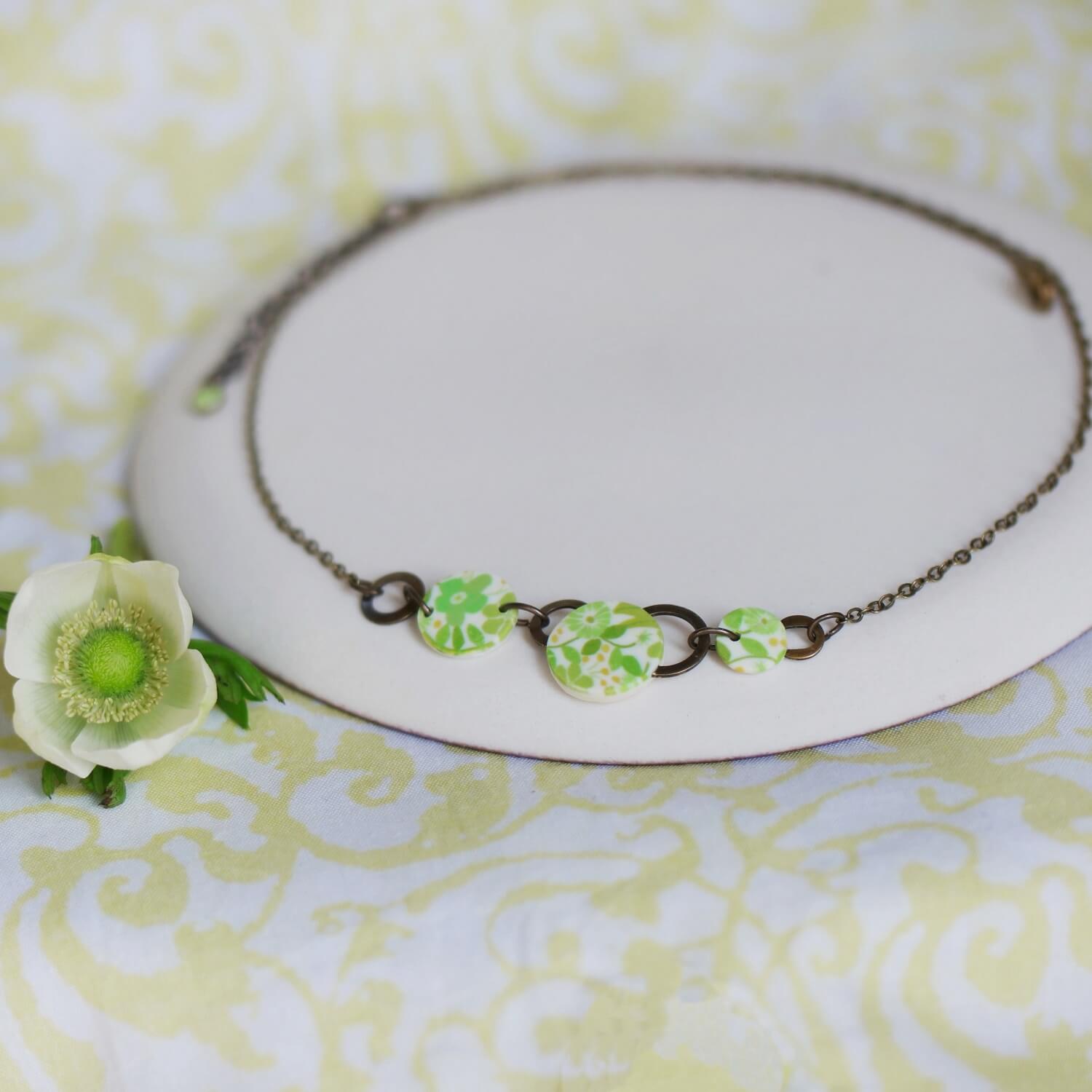 11prunes-doradille-collier-guirlande-cercles-vert-lime-floral image 4